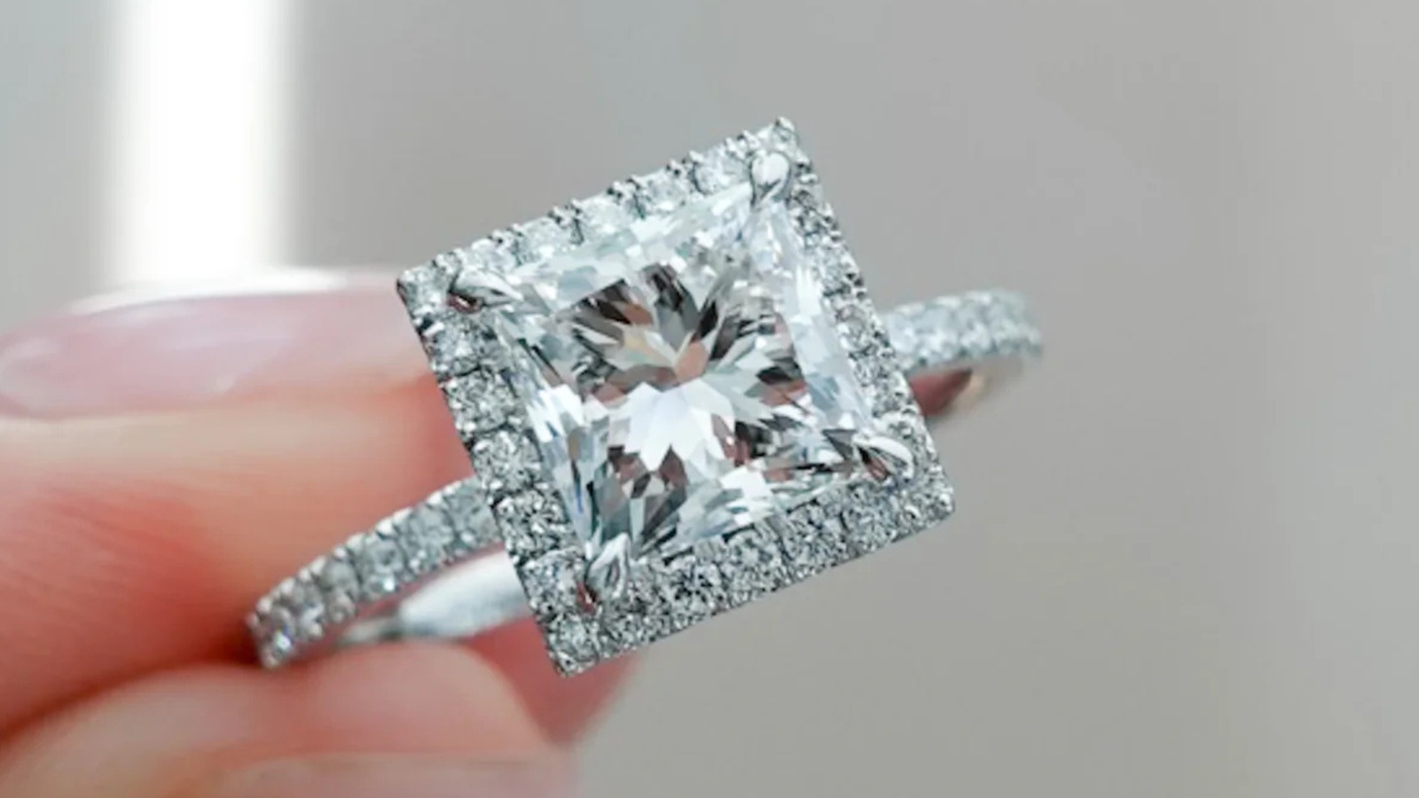 Hidden Halo vs. Traditional Halo Settings: A Comparison