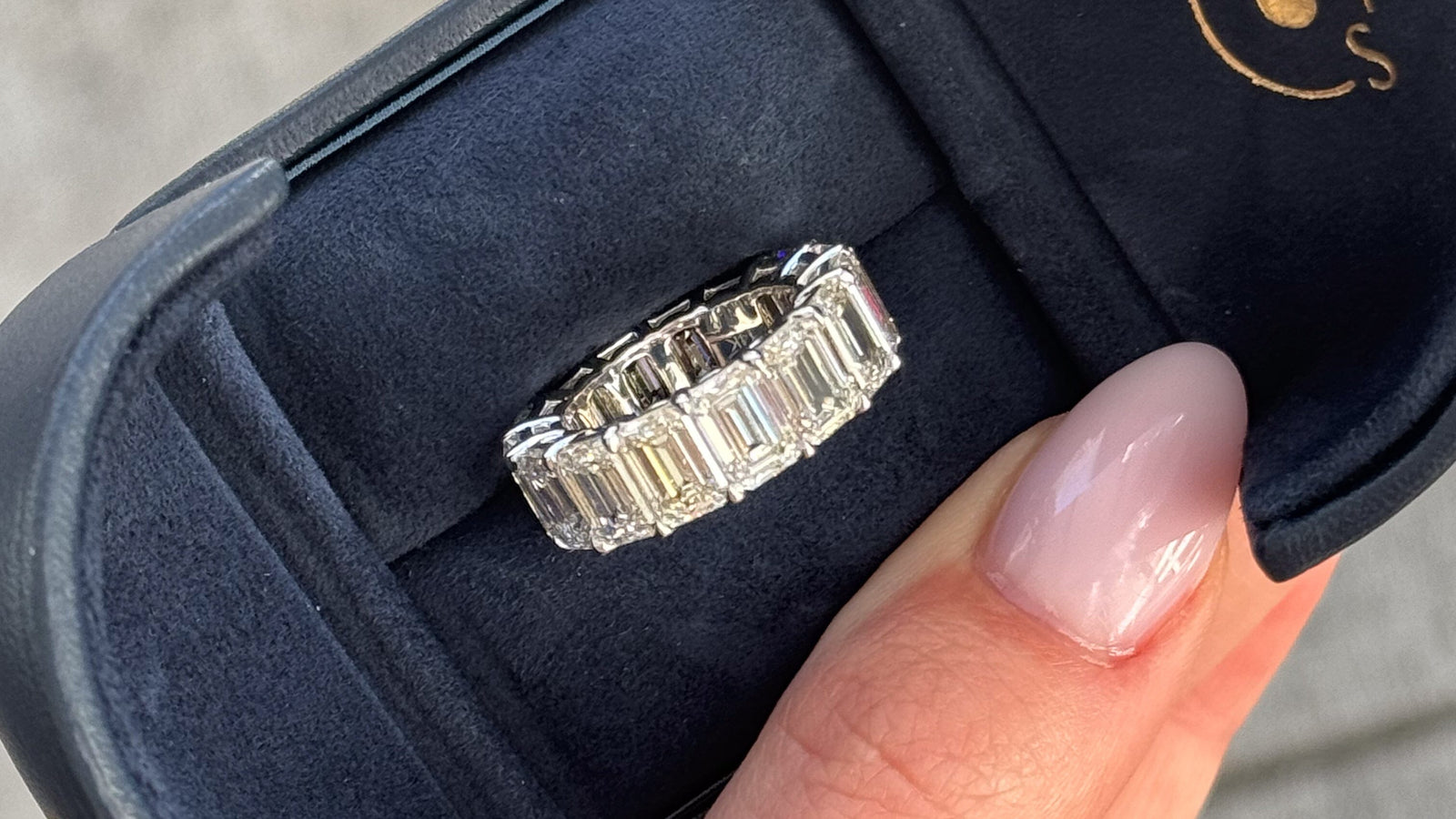 Women's Wedding Band Style Guide