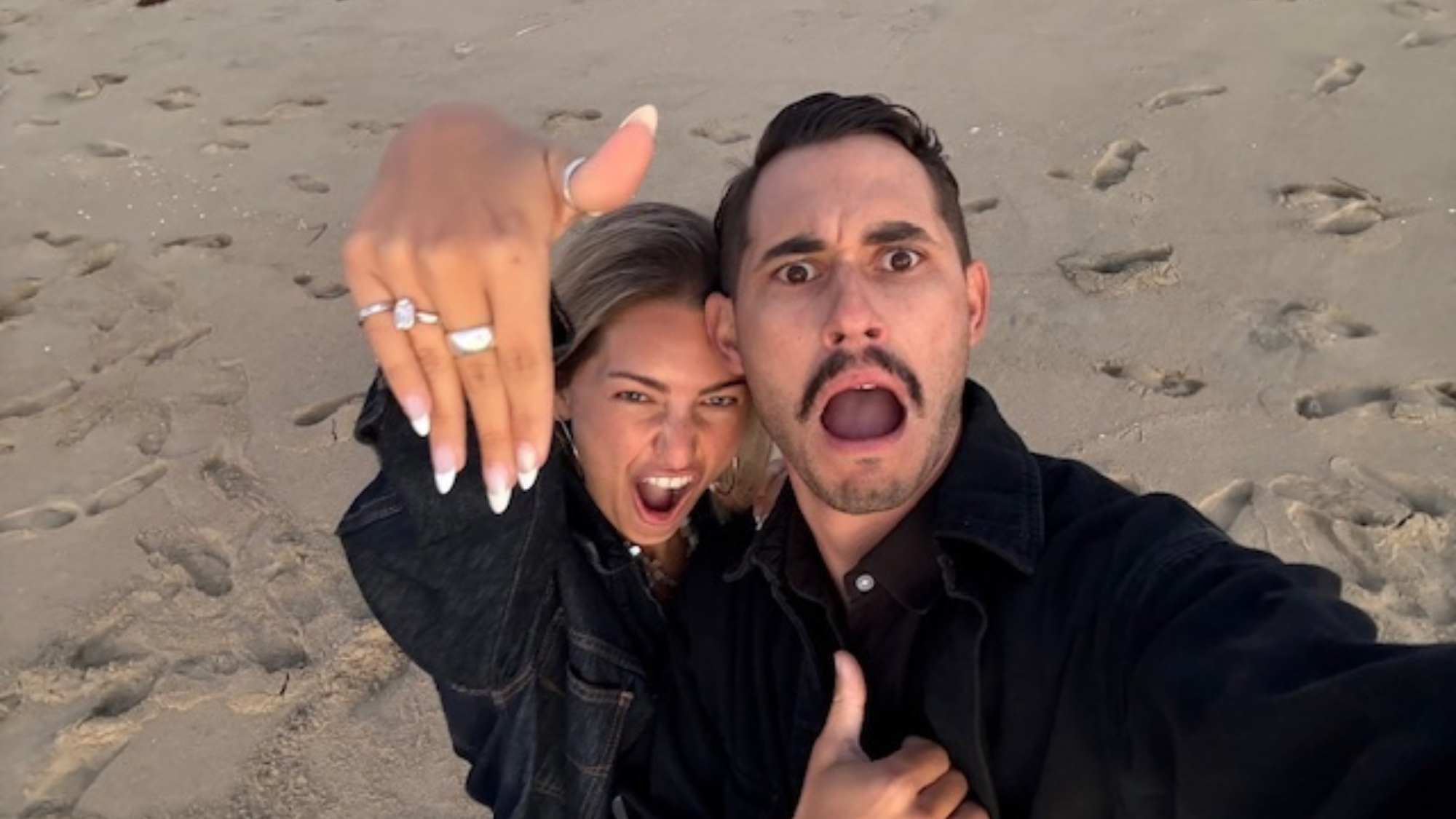 How to Pose For Your Engagement Photos