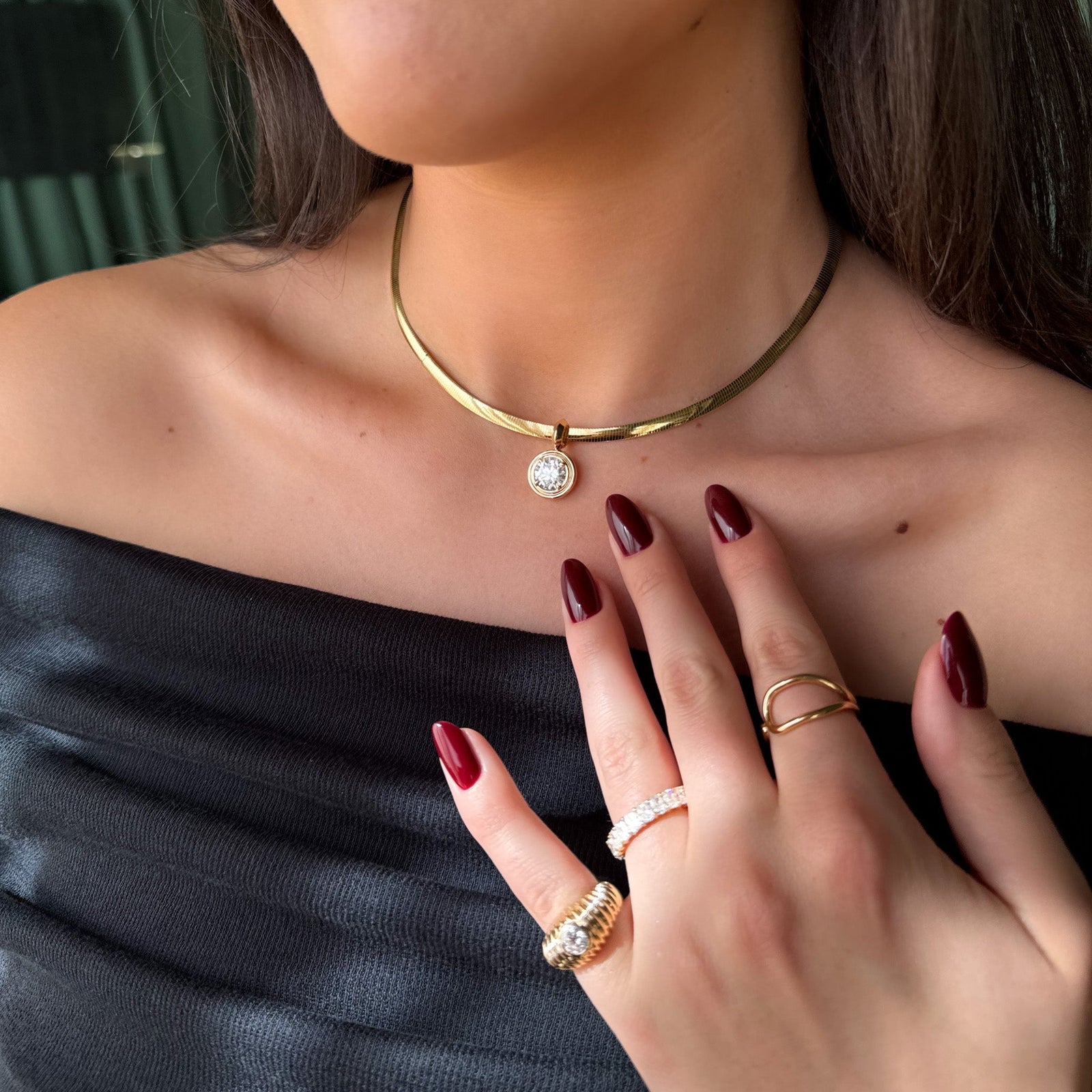 Best Manicure Colors for Engagement Photos by Skin Tone and Season - GOODSTONE