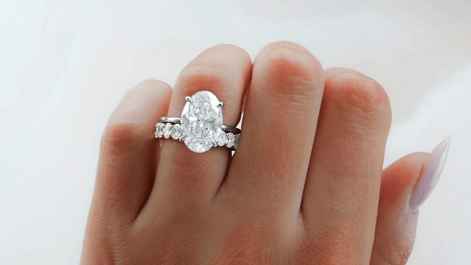 Hailey Bieber's Engagement Ring - GOODSTONE