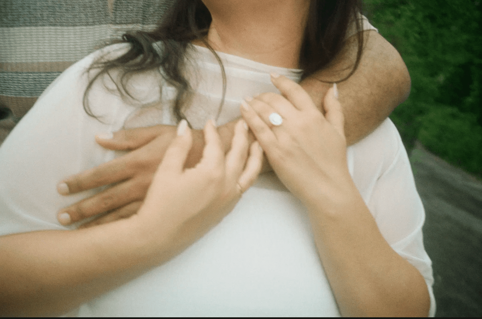 How to Find Her Ring Size Without Her Knowing - GOODSTONE