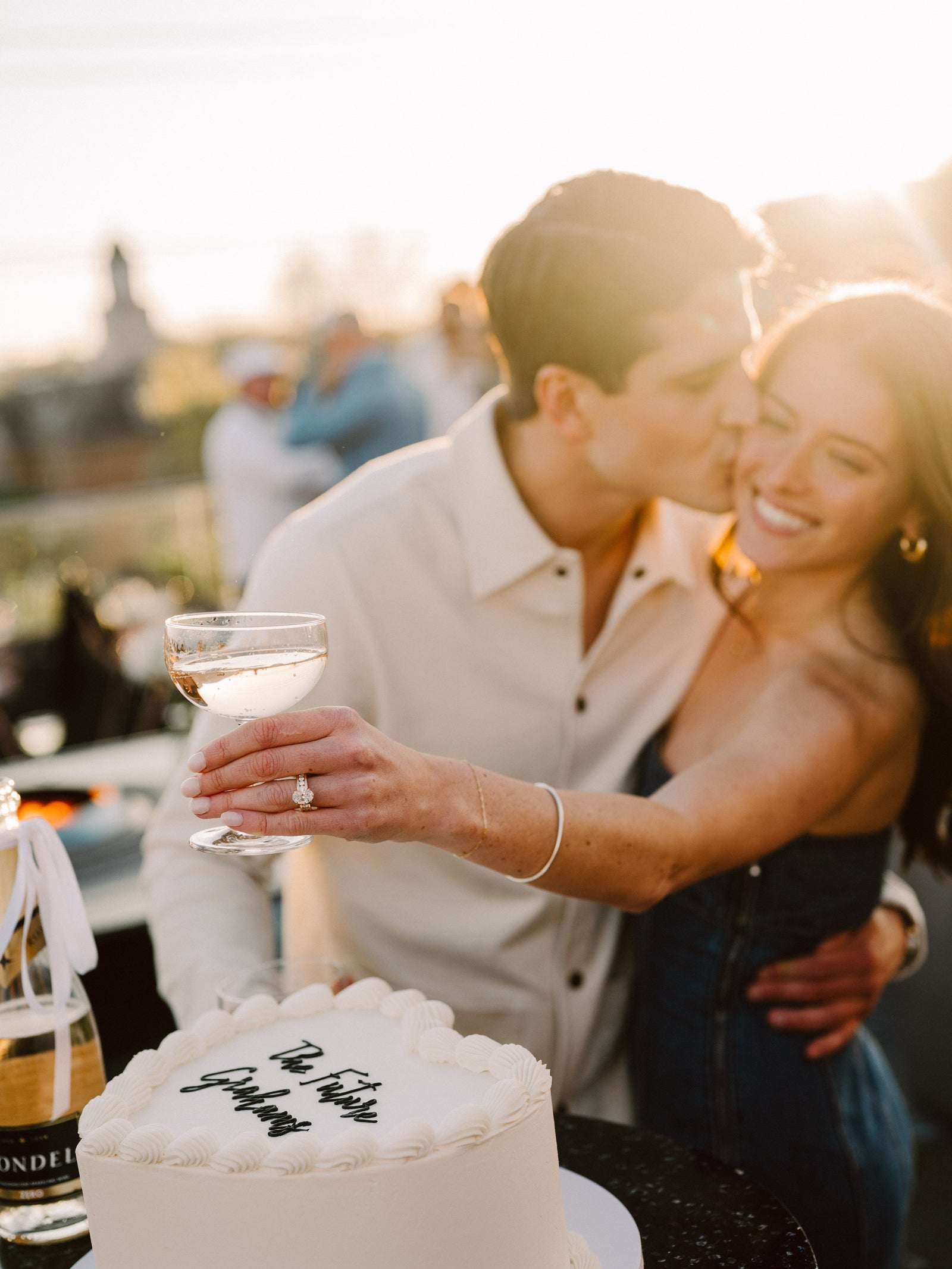 How to Write the Perfect Maid-of-Honor Speech for Your Sister: Tips and 20 Examples - GOODSTONE