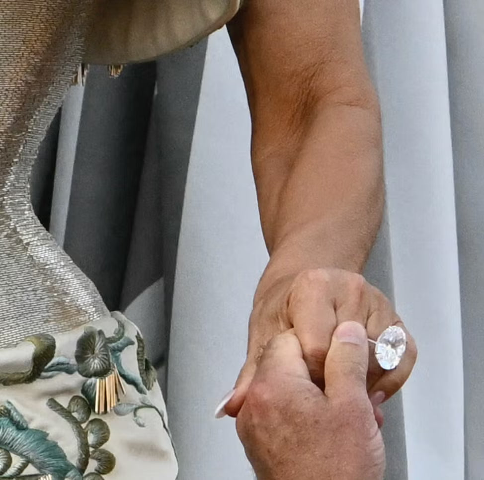 Everything to Know About Lauren Sánchez’s 30-Carat Ring