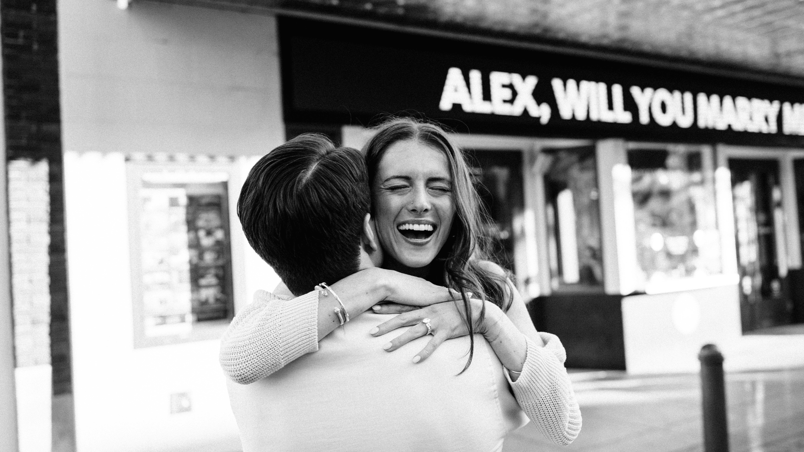 Planning a Holiday Proposal: Timing, Travel Logistics, and Ring Readiness - GOODSTONE