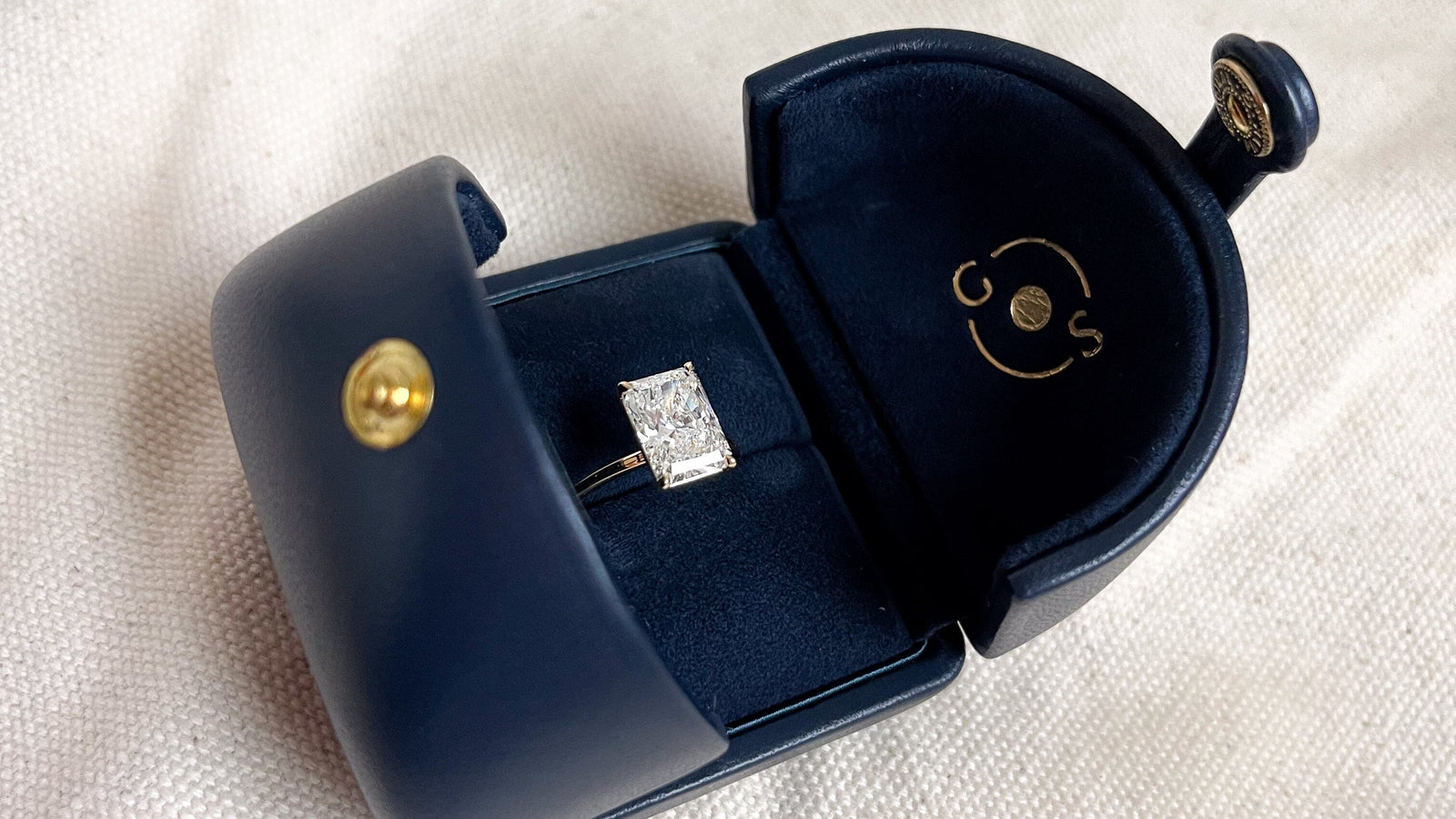 What Does a 3 Carat Diamond Ring look like? - GOODSTONE