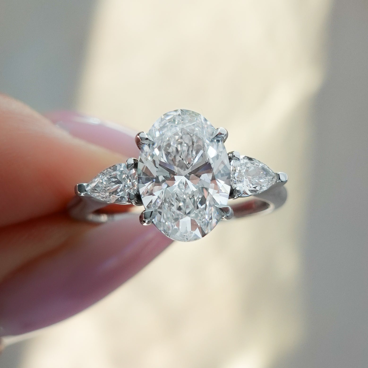 What Is the Bow-Tie Effect in Elongated Diamonds? - GOODSTONE