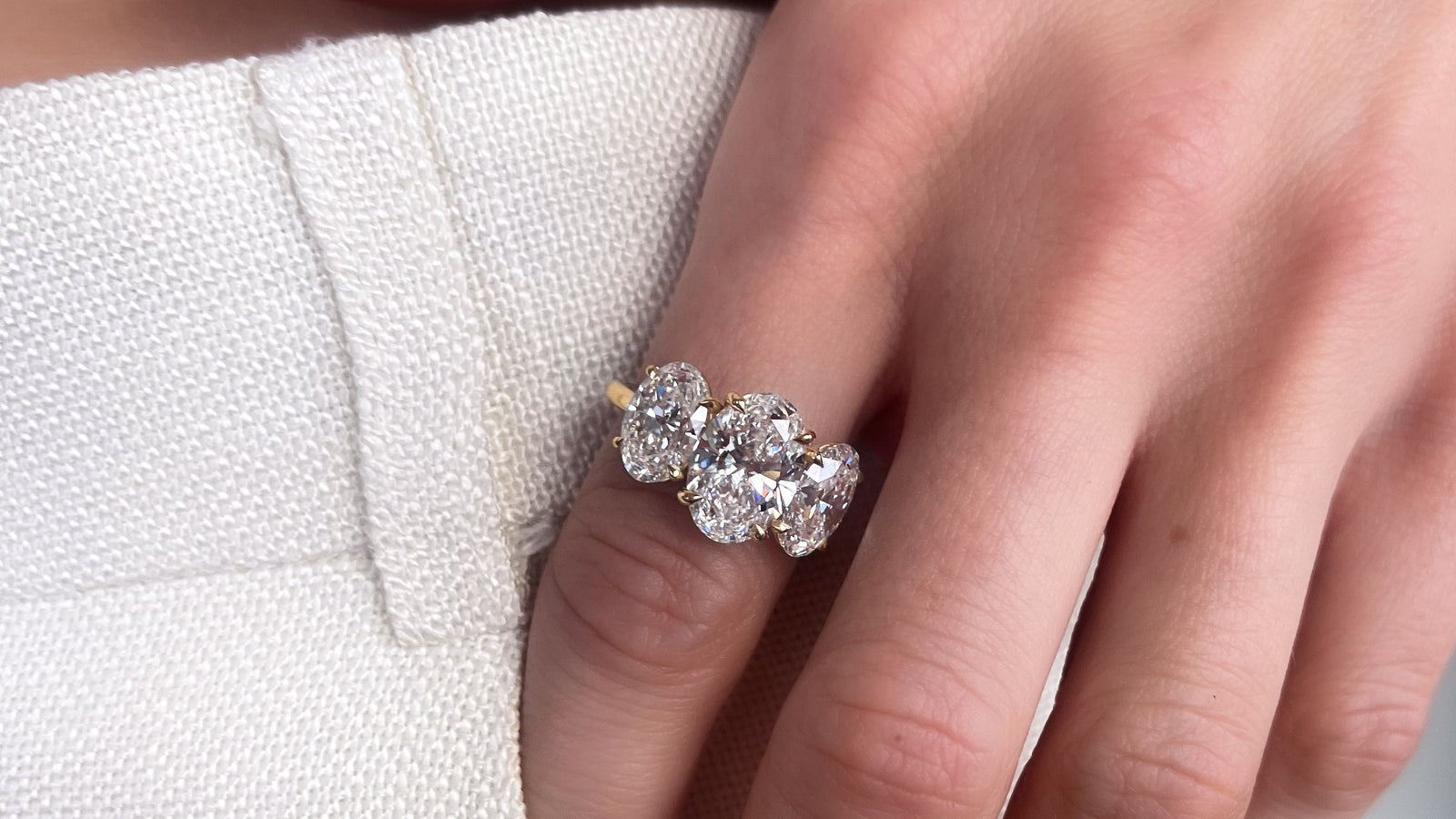 Why is Everyone Obsessed with Oval Engagement Rings? - GOODSTONE