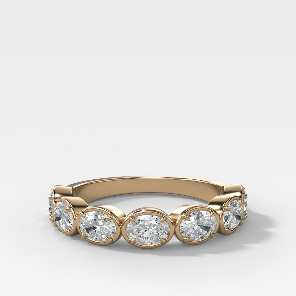 Alianza de boda Club Set con cortes ovalados East West