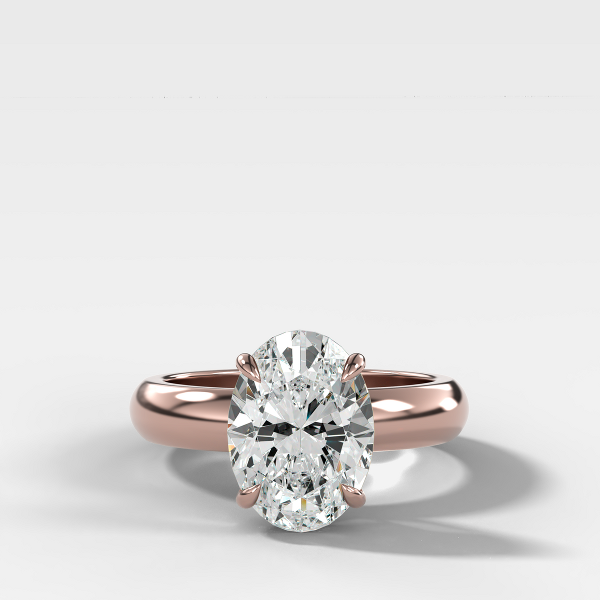 Anillo de compromiso con solitario de medio bisel y doble hilera con diamante de talla esmeralda