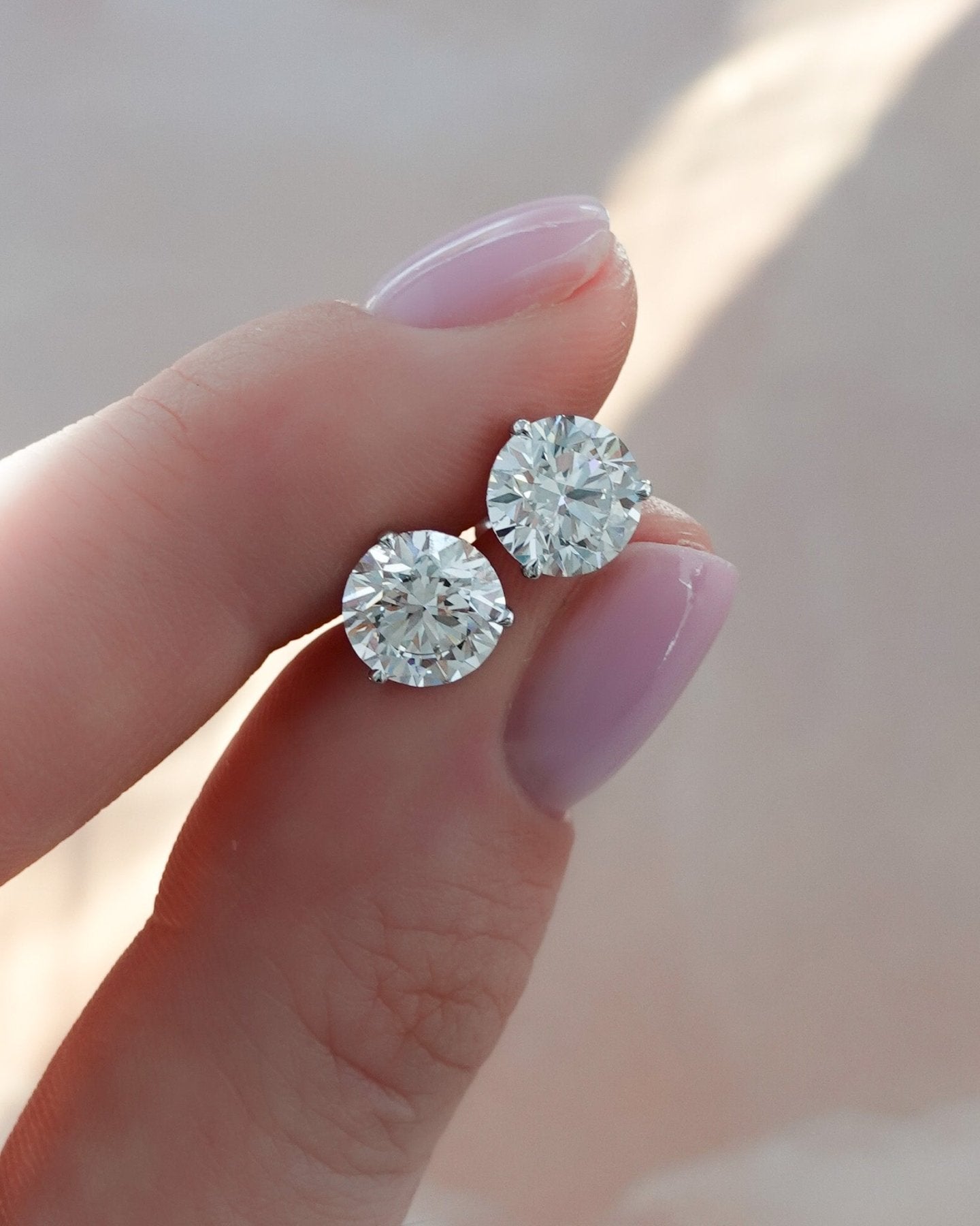 2CTW Round Cut Single Point Prong Diamond Studs - GOODSTONE