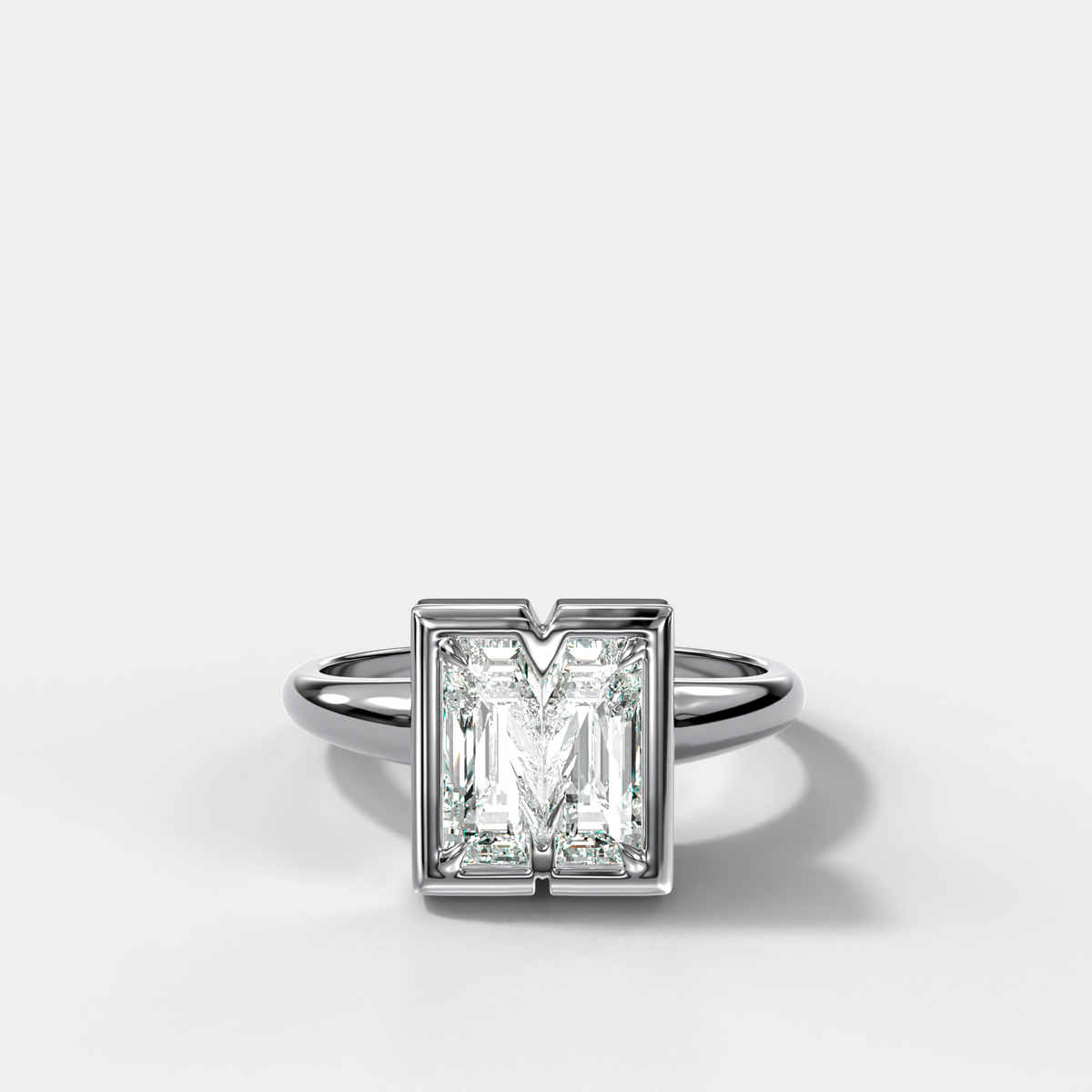 Anillo con inicial de diamantes Club - Letra M