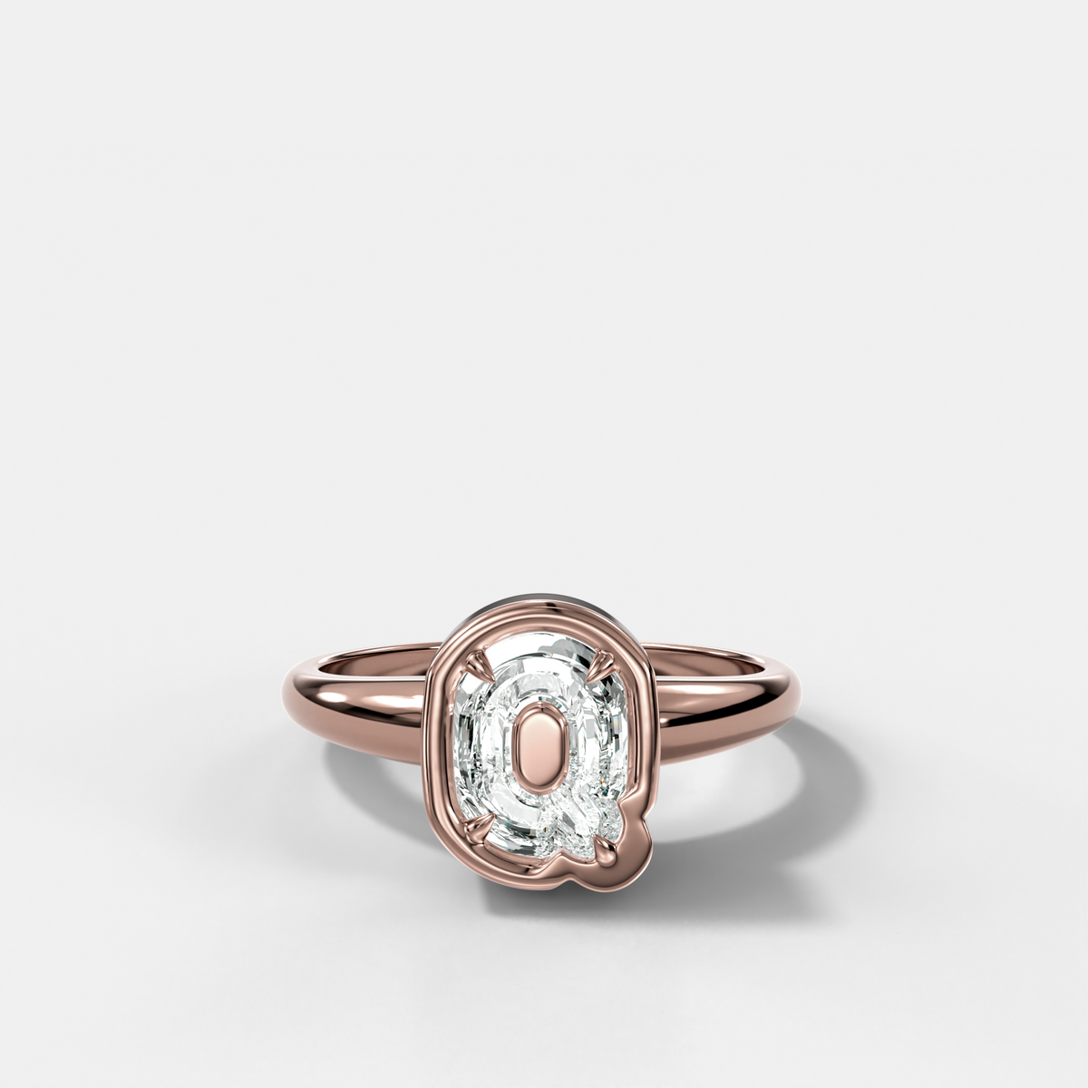 Anillo con inicial de diamantes Club - Letra Q