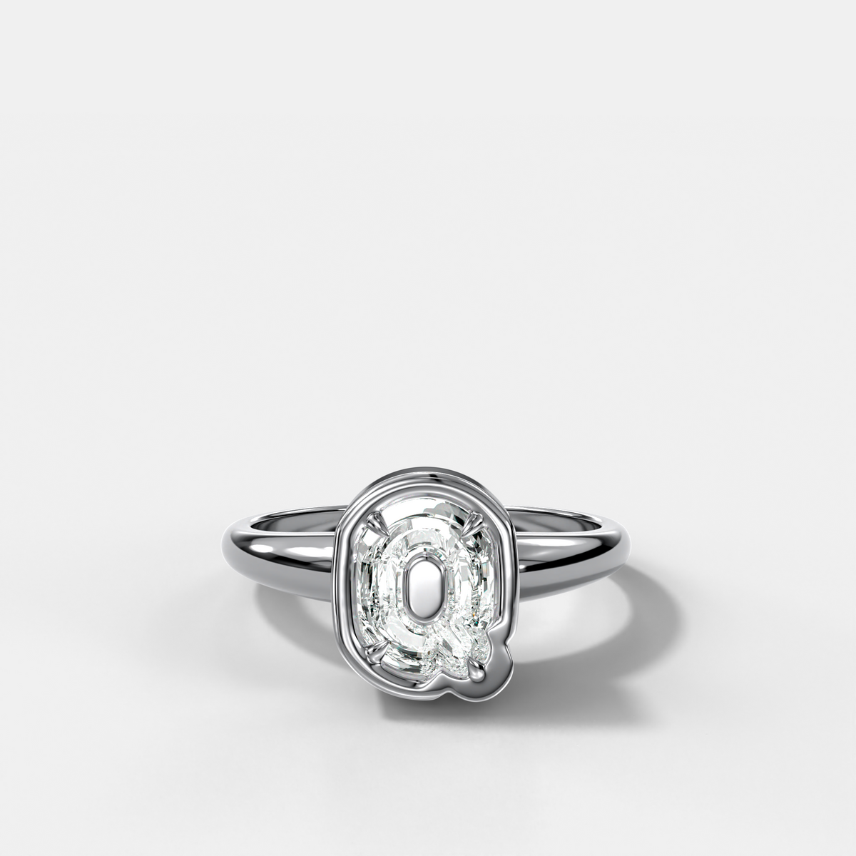 Anillo con inicial de diamantes Club - Letra Q