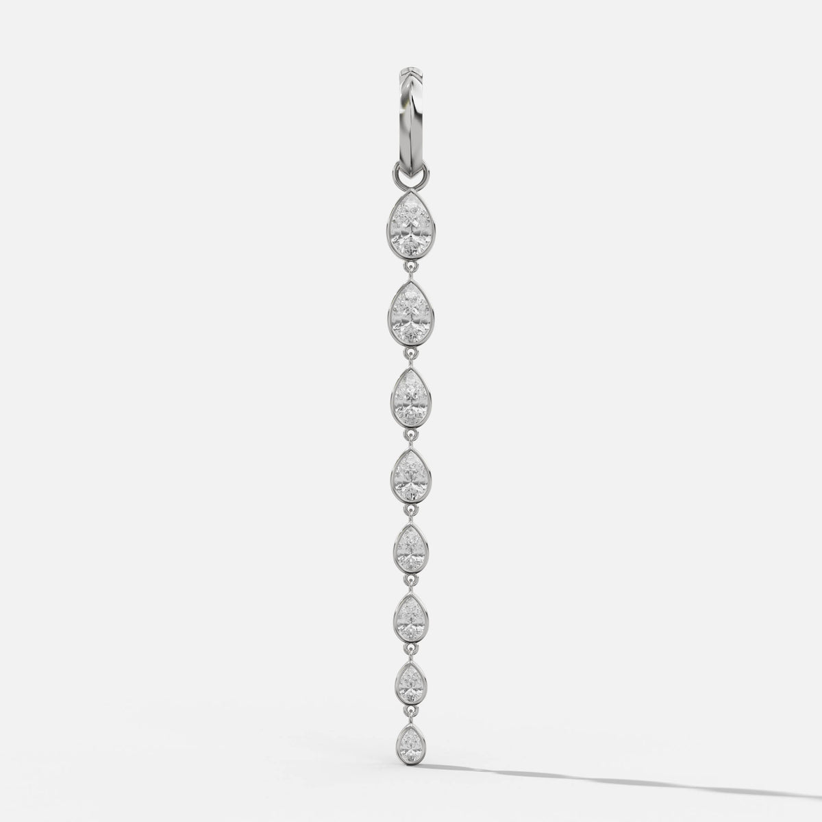 Colgante de diamantes acoplable en forma de pera con bisel graduado