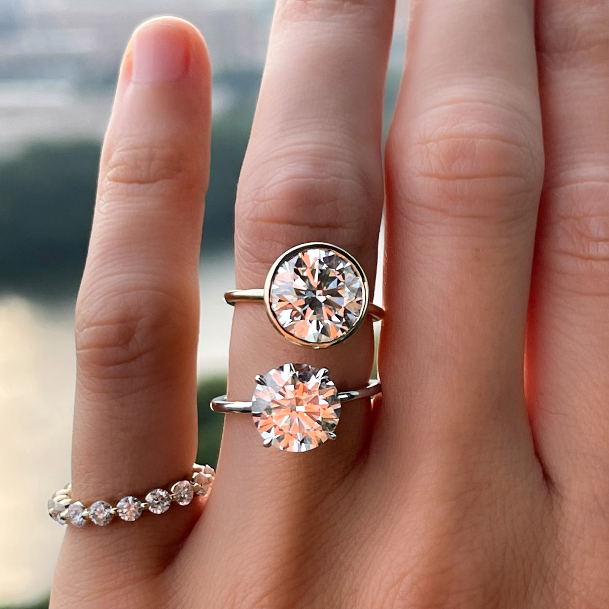 Penumbra Bezel Set Engagement Ring With Round Cut