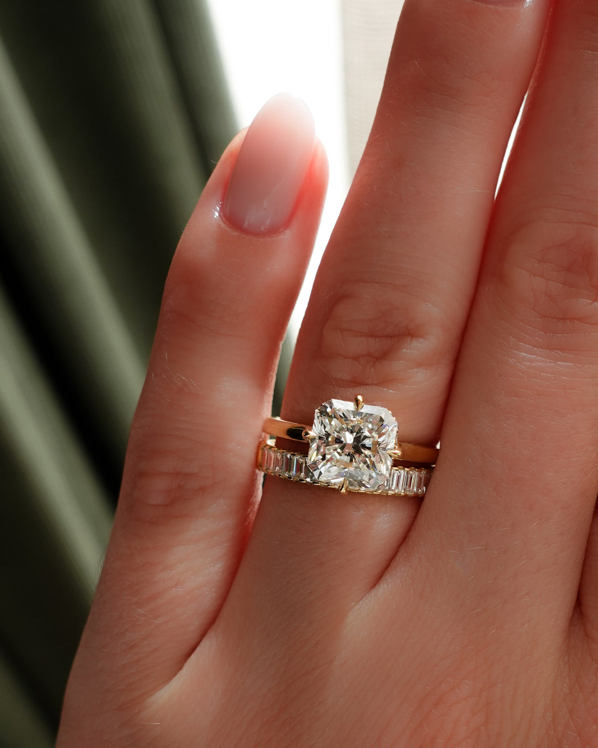 Straight Edge Baguette Diamond Wedding Band