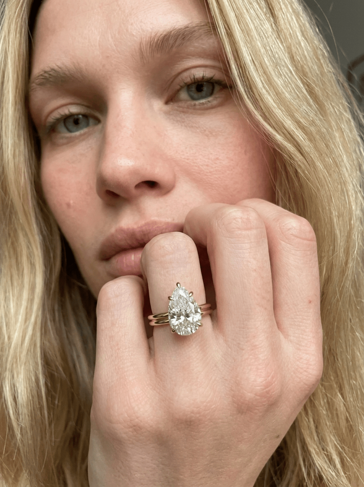 Double Row Solitaire Engagement Ring With Pear Cut Diamond - GOODSTONE