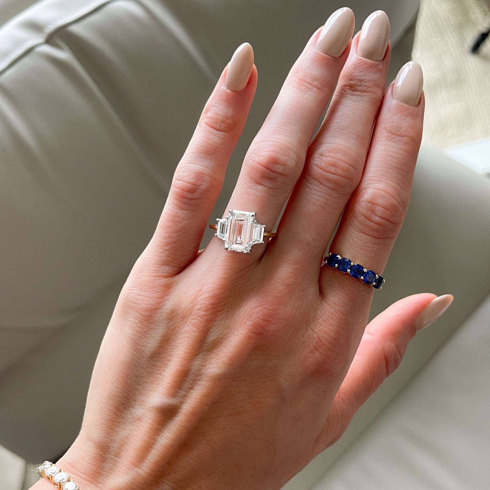 Five Stone Shared Prong Band With Blue Sapphire Gemstones (2.50ctw) - GOODSTONE