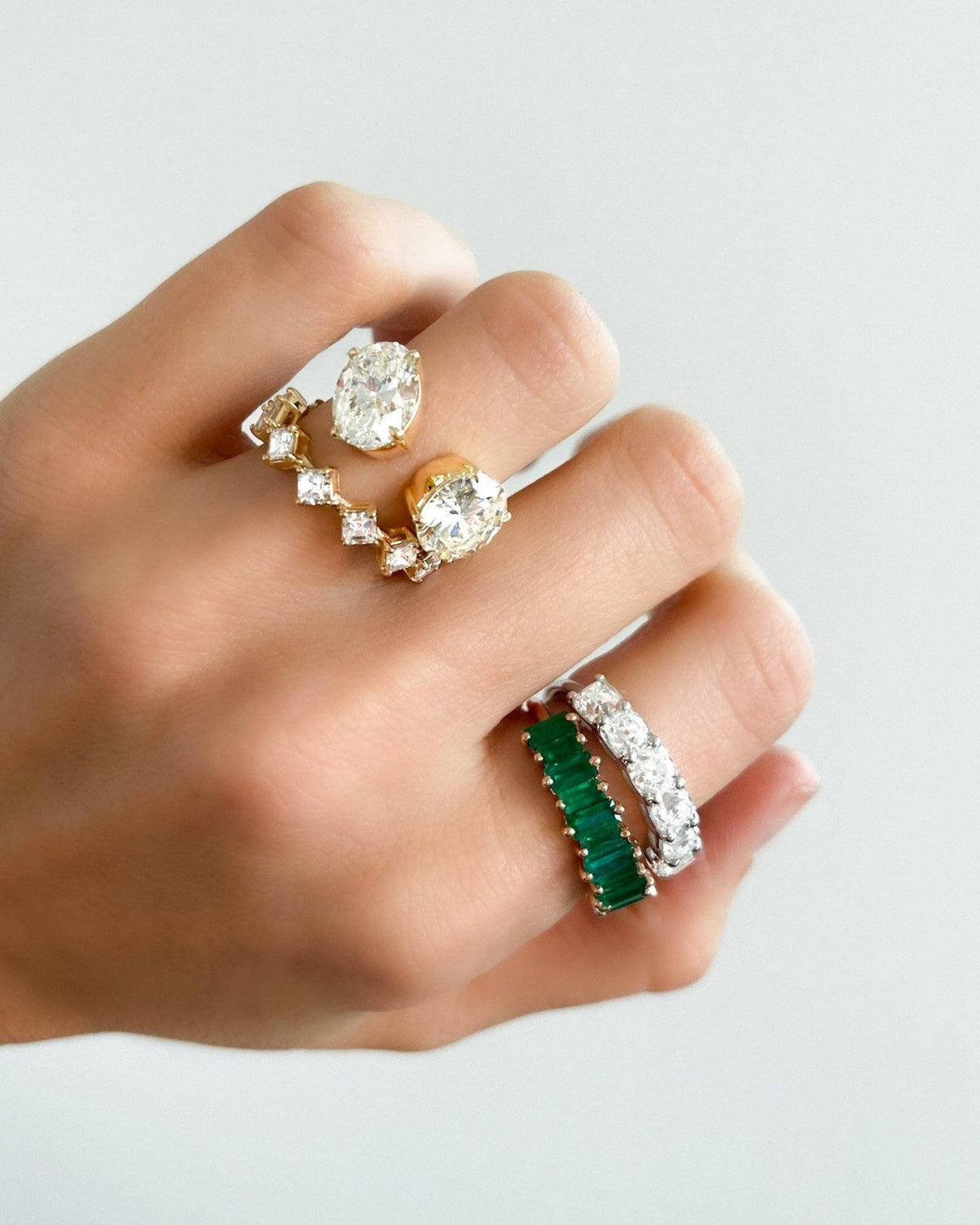 Floating Toi et Moi Engagement Ring with Oval and Round Cut Diamonds - GOODSTONE