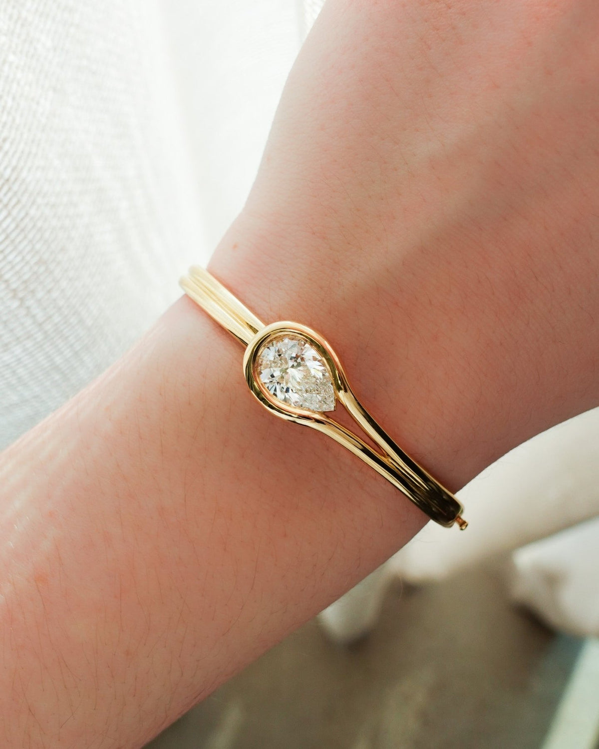 Lasso Bangle with Pear Cut Diamond - GOODSTONE