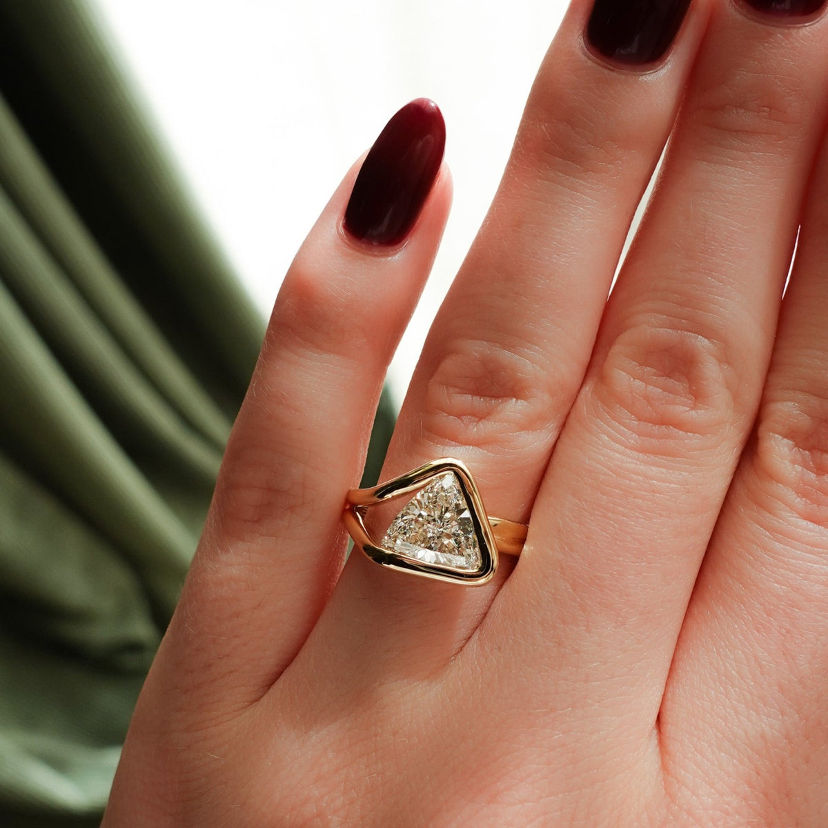 Lasso Engagement Ring with 2.05ct Trilliant Cut Lab Grown Diamond - GOODSTONE