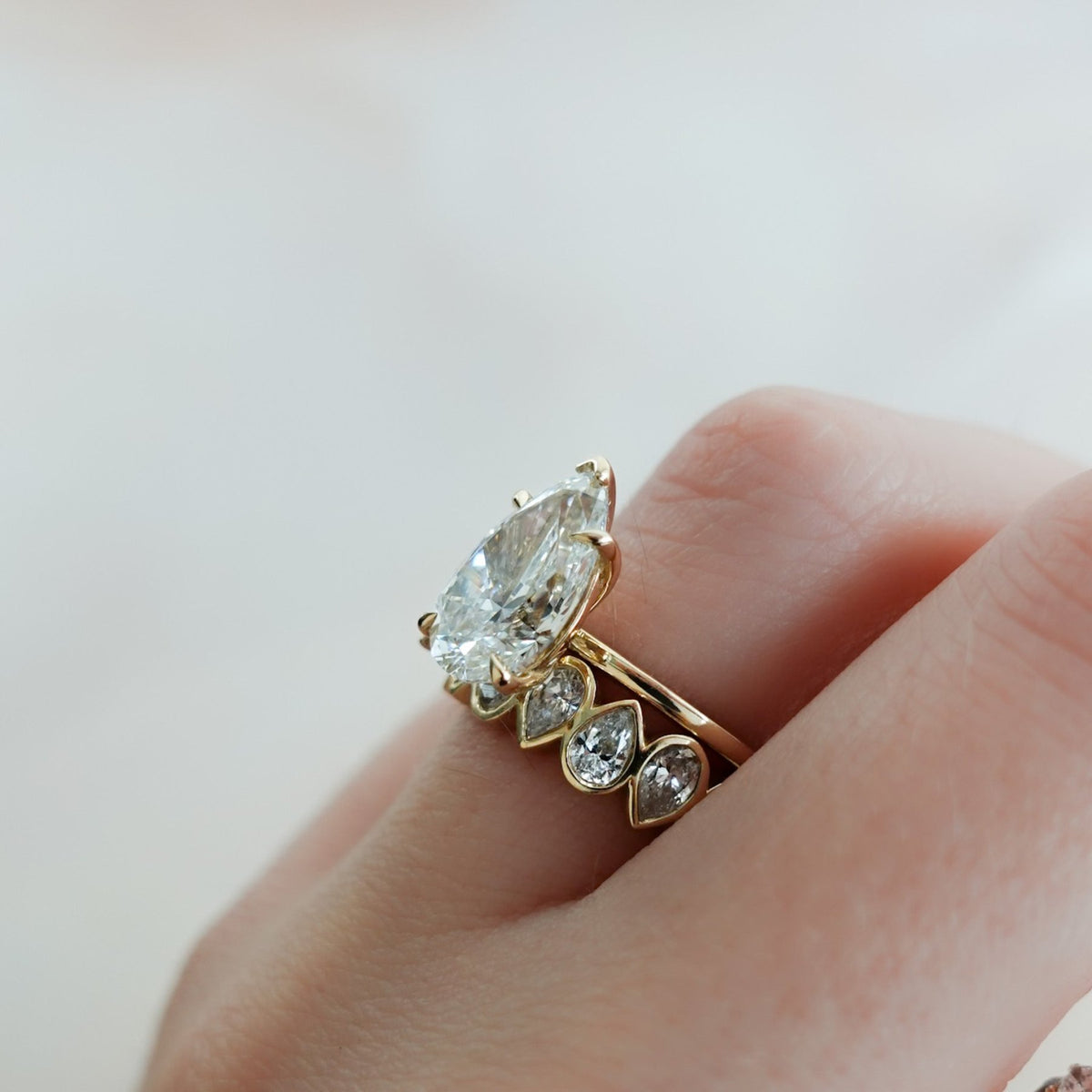 Midi Bezel Set Eternity Band With Alternating Pear Cuts - GOODSTONE