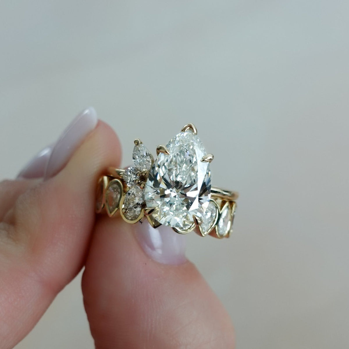 Midi Bezel Set Eternity Band With Alternating Pear Cuts - GOODSTONE