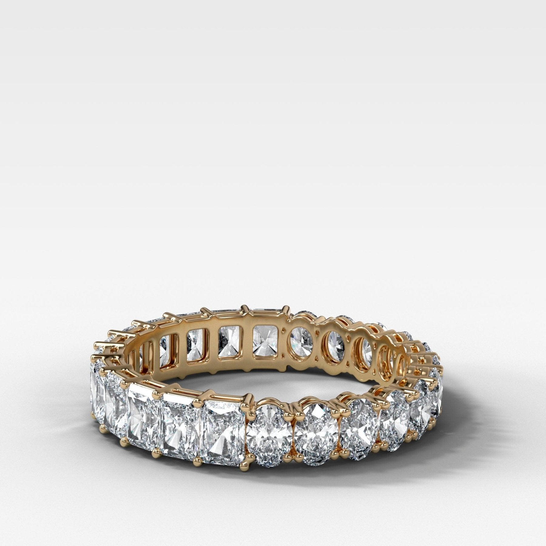 Pequeña banda de eternidad de diamantes reversible (corte ovalado/corte radiante) Banda Good Stone Inc Oro amarillo natural de 14 k