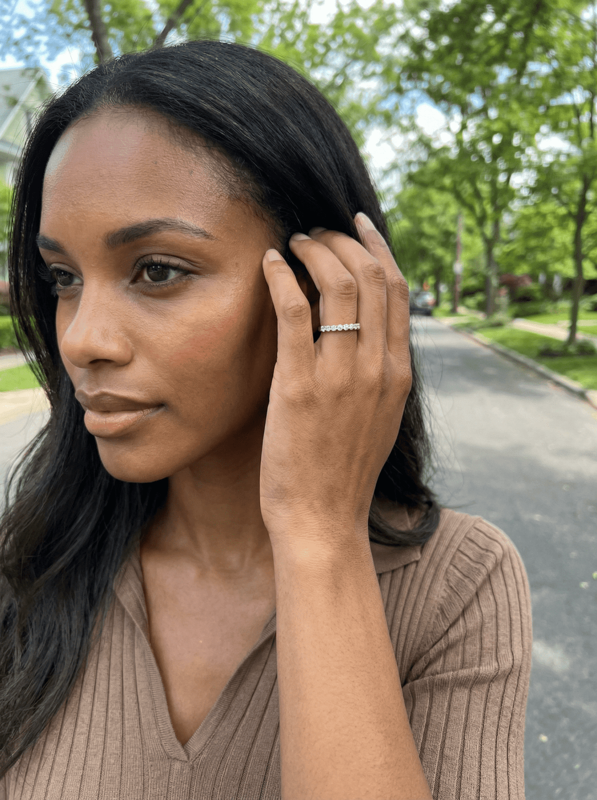 Shared Prong Wedding Band With Round Diamonds - GOODSTONE