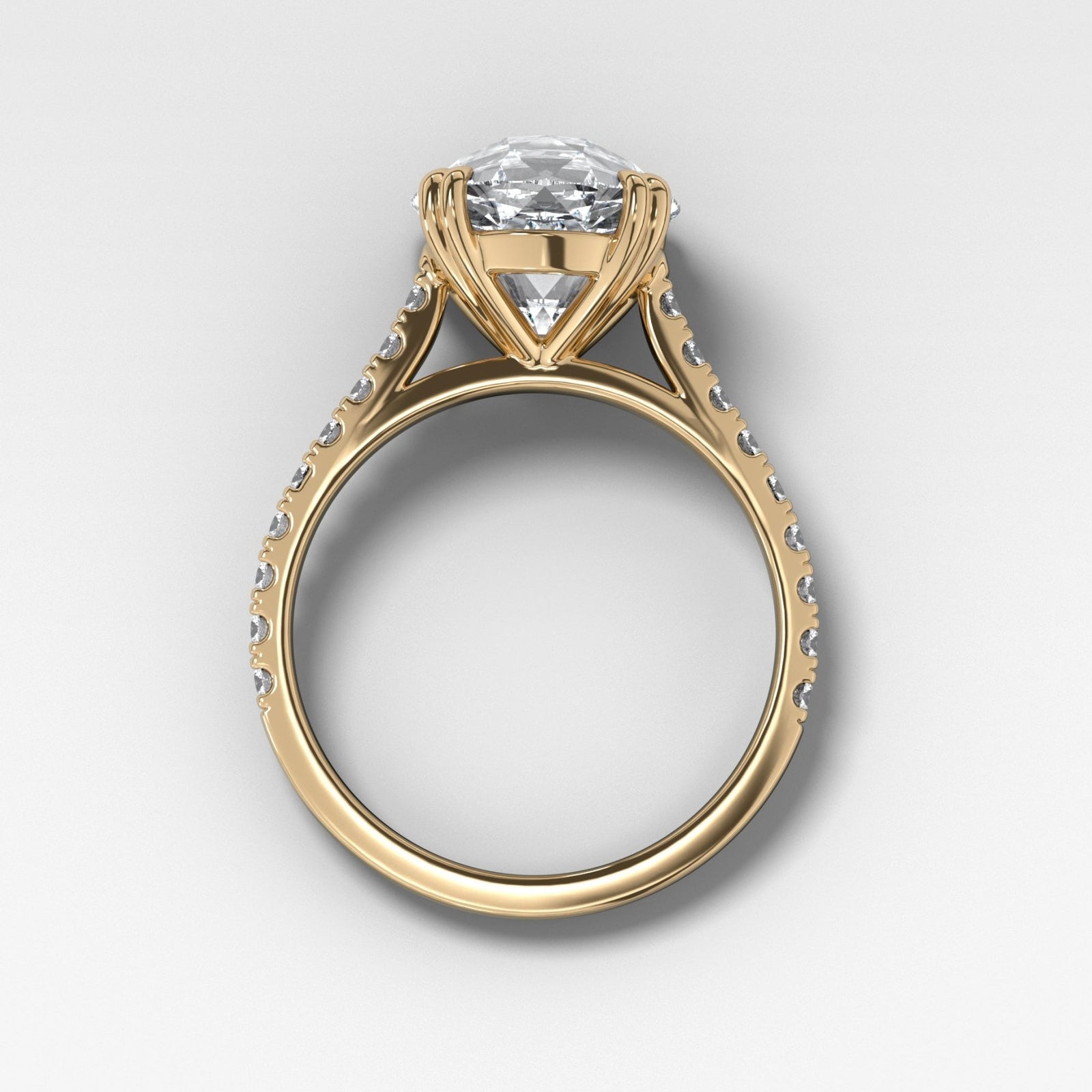 Anillo de compromiso exclusivo con pavé y talla europea antigua de Good Stone en oro amarillo