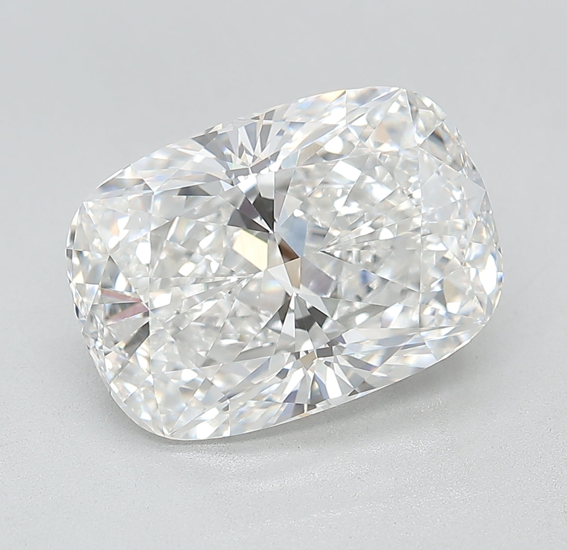 Cushion 5.29ct E VVS2