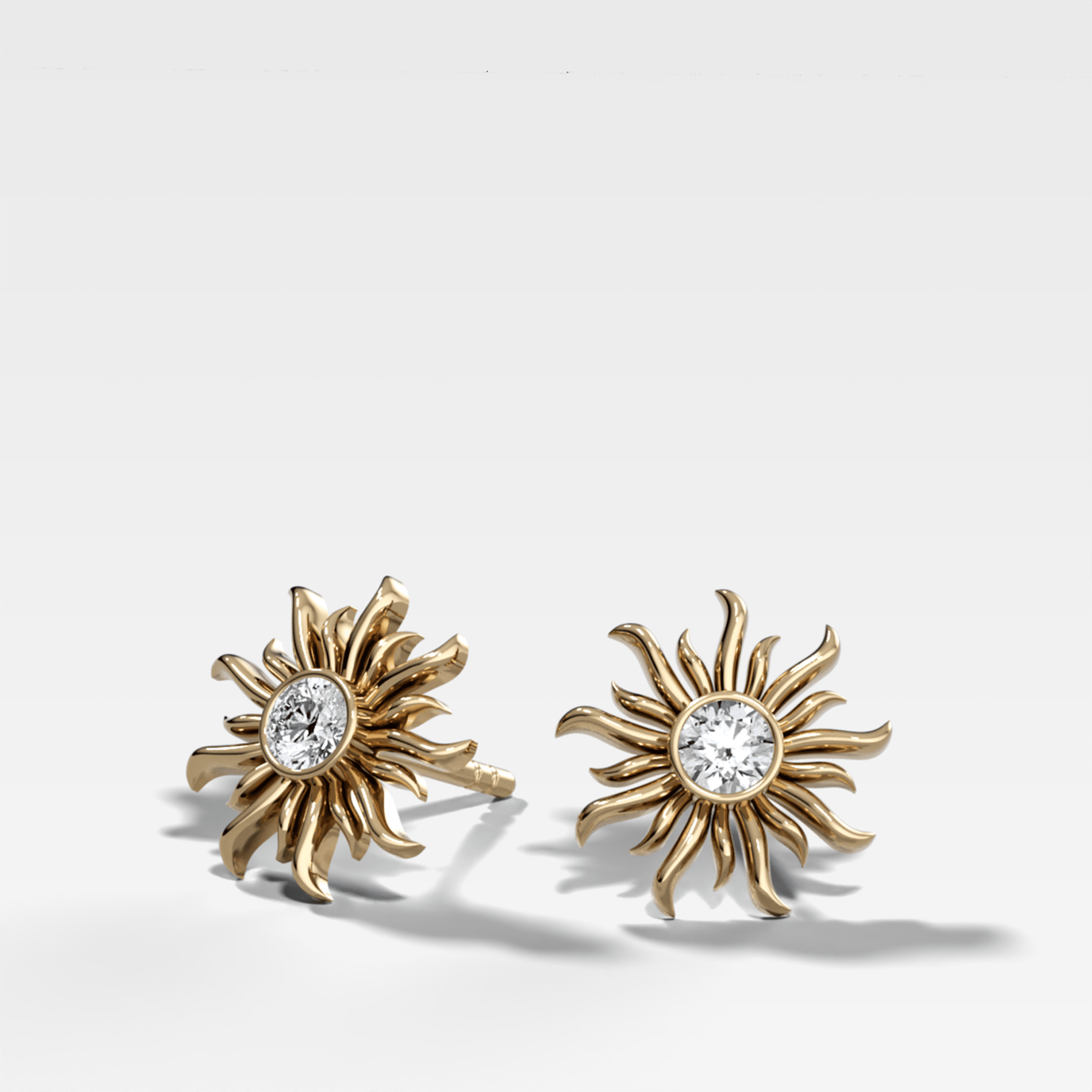 Sunlight Round Diamond Stud Earrings - GOODSTONE
