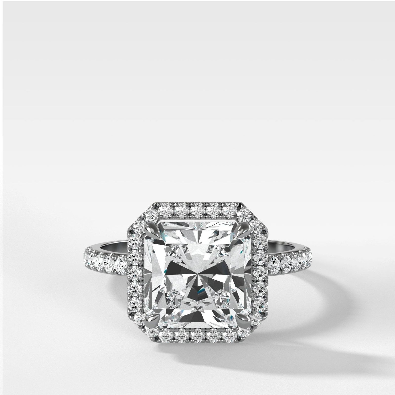 Anillo con halo en pavé Aurora y talla cuadrada radiante de Good Stone en oro amarillo