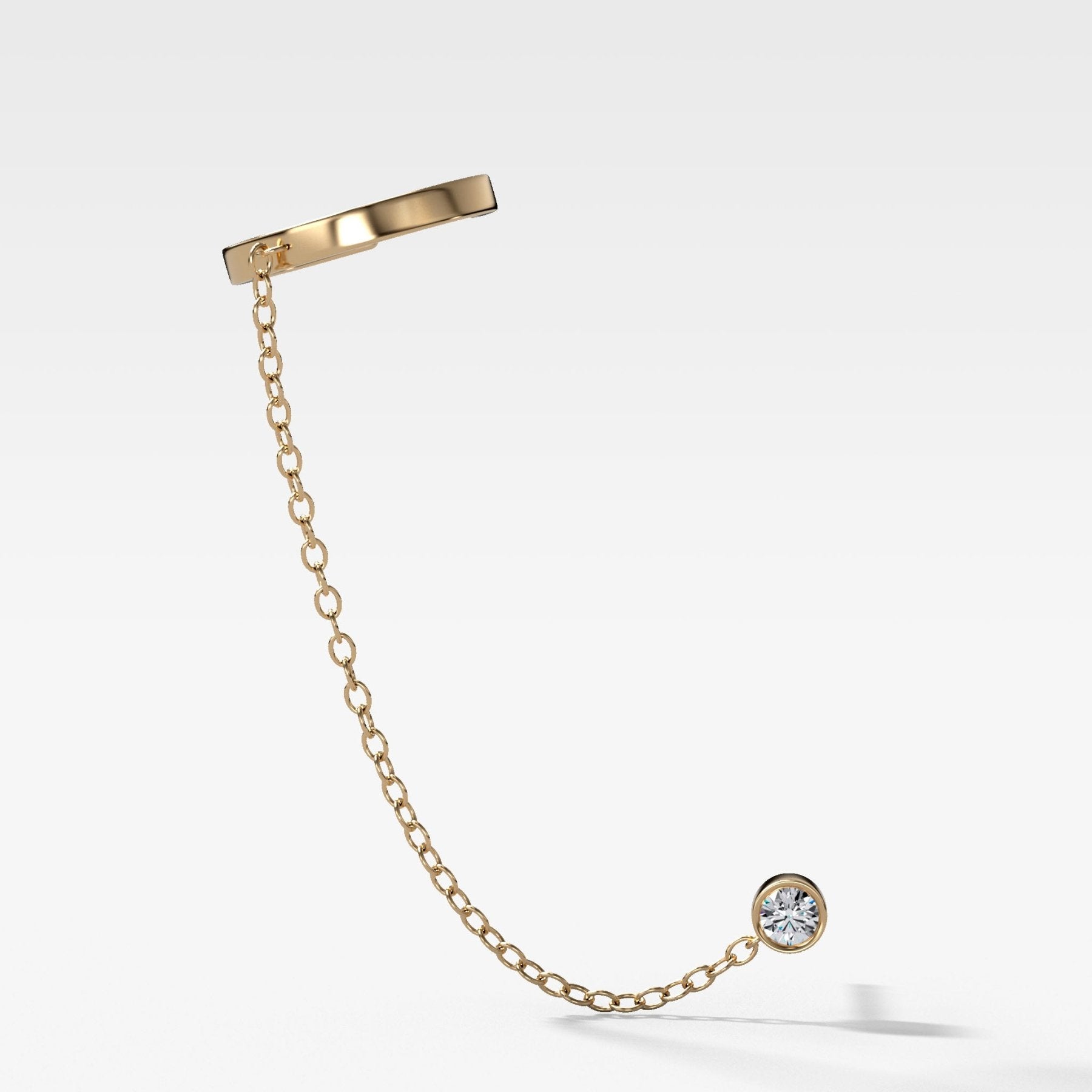 Ear Cuff individual con cadena de diamantes en oro amarillo de Good Stone