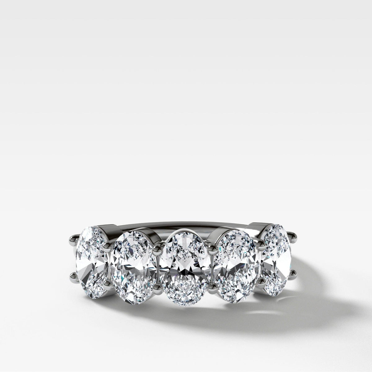 Alianza de diamantes con puntas compartidas de cinco piedras y tallas ovaladas (2,50 quilates) Good Stone Inc 