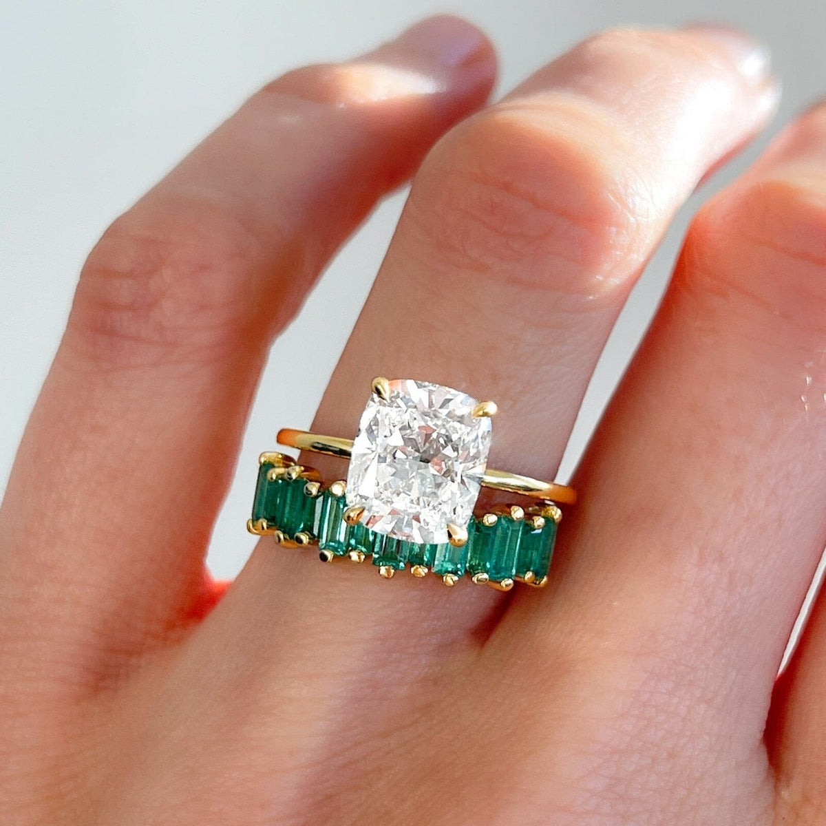 Green Emerald Baguette Wedding Band - GOODSTONE