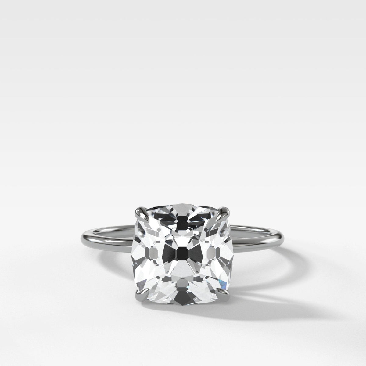 Solitario fino y sencillo con mina antigua tallada por Good Stone en oro blanco