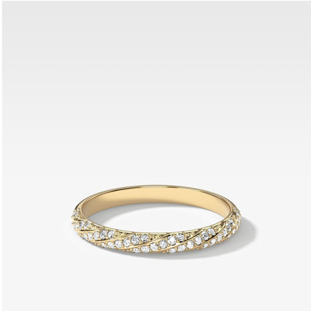 Twisted Pavé Wedding Band
