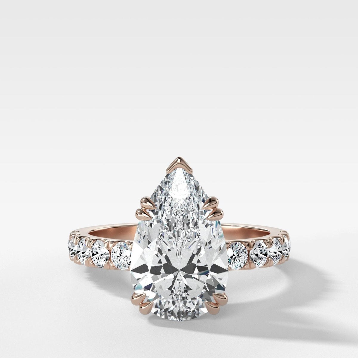 Anillo Zenith con talla de pera de Good Stone en oro rosa